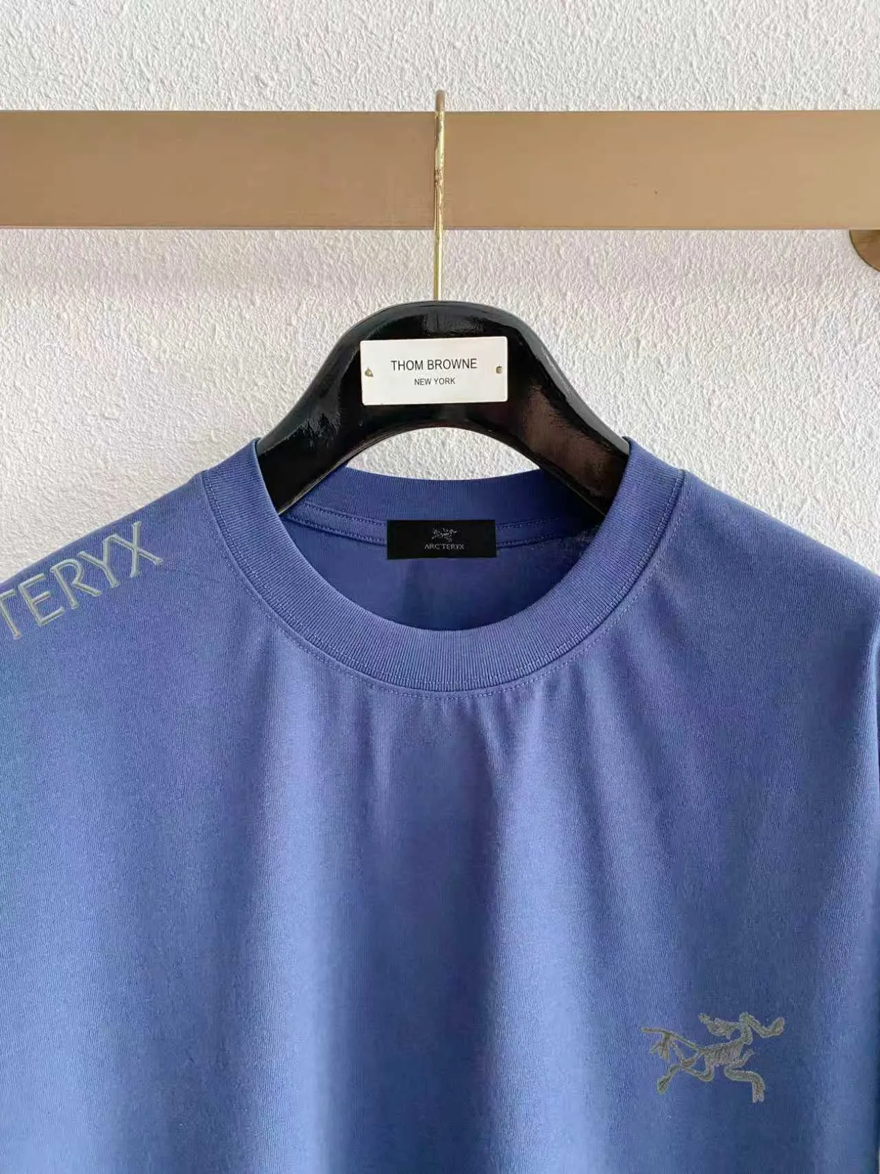 Arc’ter/ logo New Arrival ， ， ， ， T Same Style。 :Black White Blue Gray Size:S（90-130 ） M（125-140 ） L（135-160 ） XL（160-180 ） XXL（180 ）
